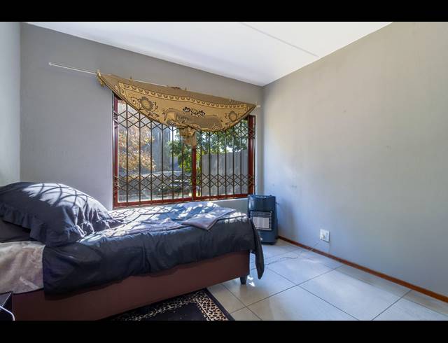 2 BEDROOM APARTMENT FOR SALE IN HONEYDEW GROVE